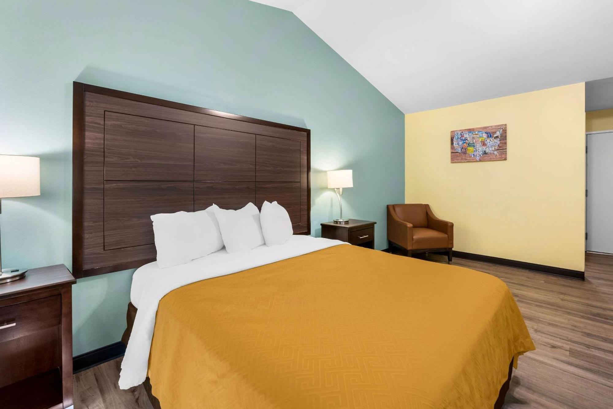 Hotel Econo &