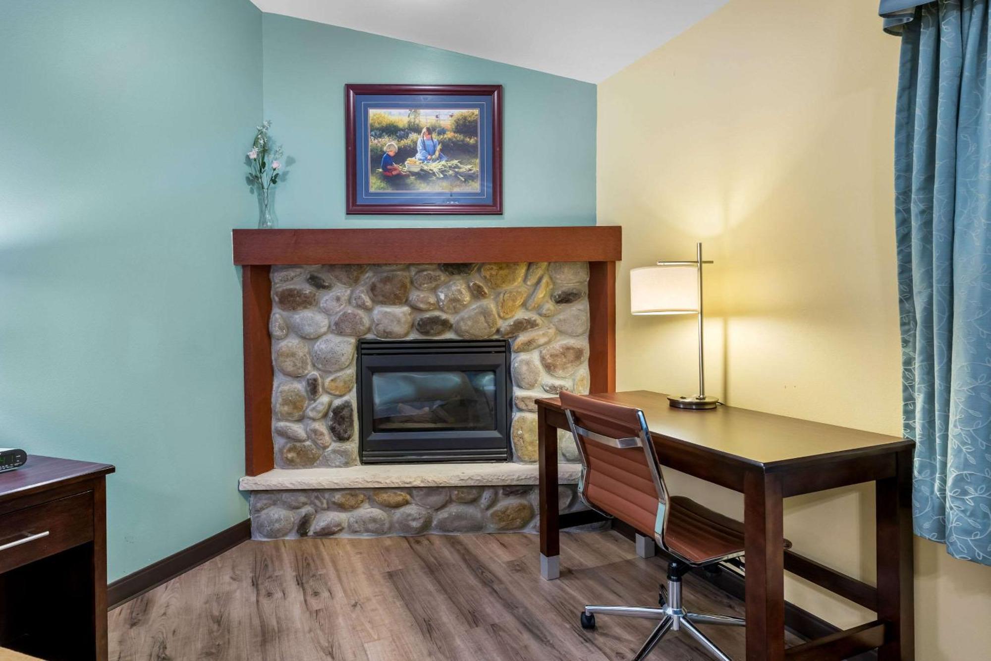 Econo & Hotel Eau Claire