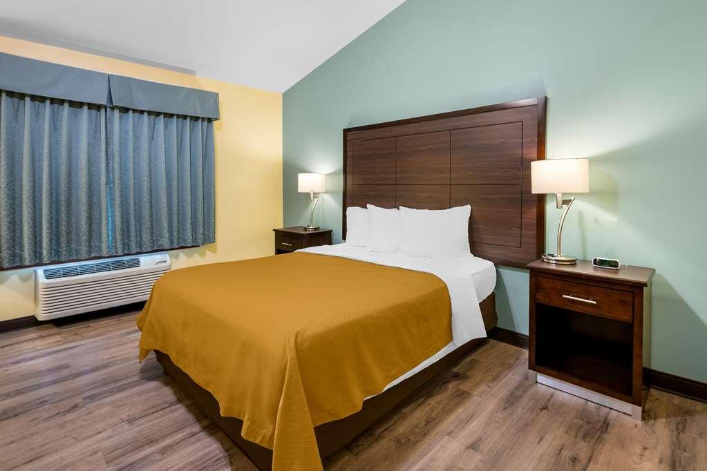 Econo & Hotel