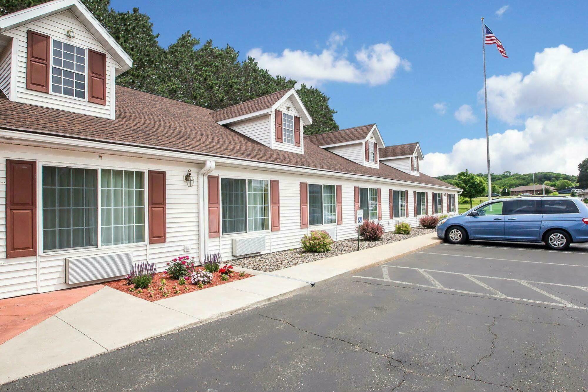Hotel Econo & Eau Claire